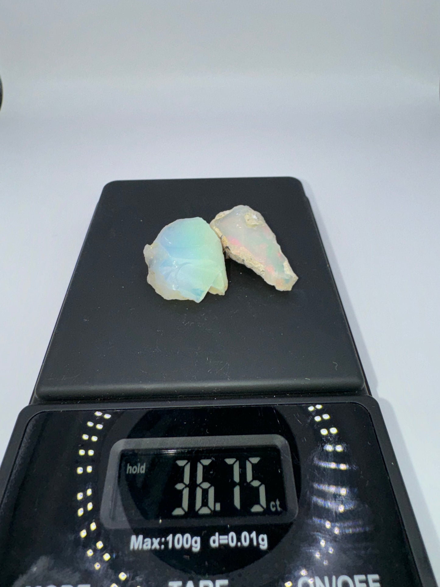 8 (2 opals, 36.75 cts total)