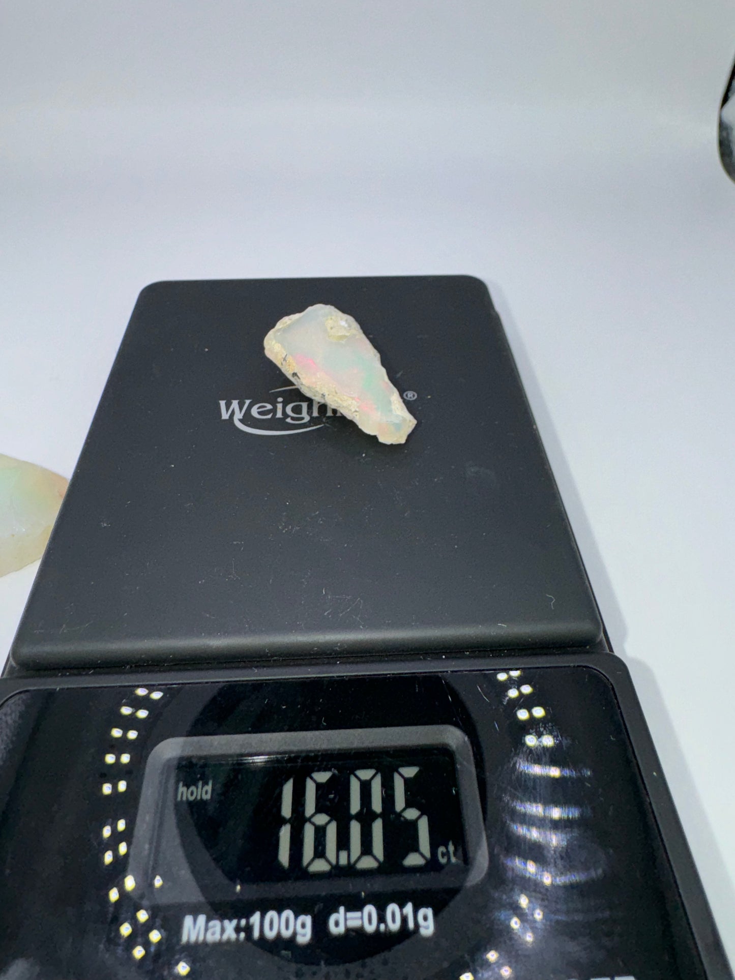 8 (2 opals, 36.75 cts total)