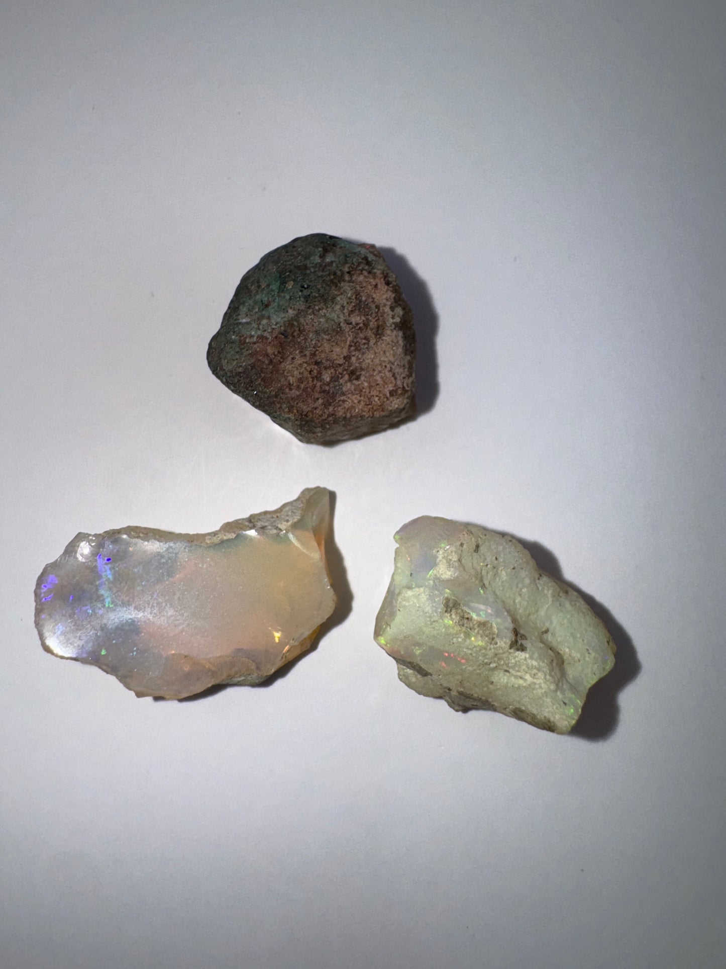 10 (3 opals: 47.40 cts)